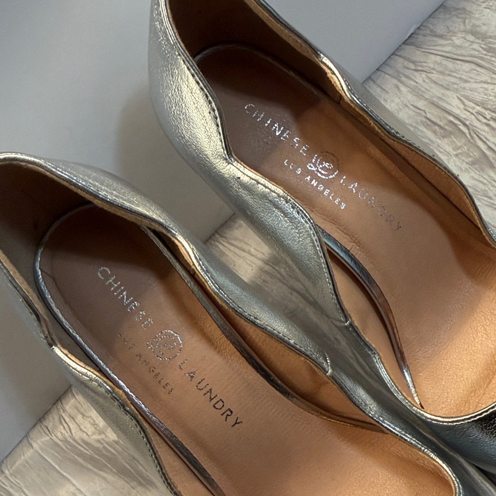 Chinese Laundry Metallic Silver Heels - Picture 4 of 17